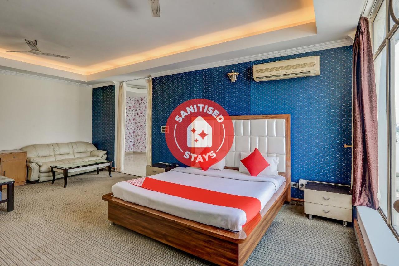 Hôtel Oyo 71042 Sahara Estate à Gorakhpur Extérieur photo