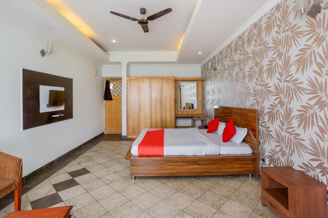 Hôtel Oyo 71042 Sahara Estate à Gorakhpur Extérieur photo
